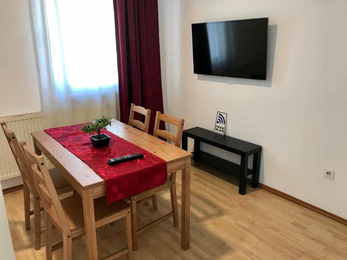 Juna Karlsruhe Extérieur photo