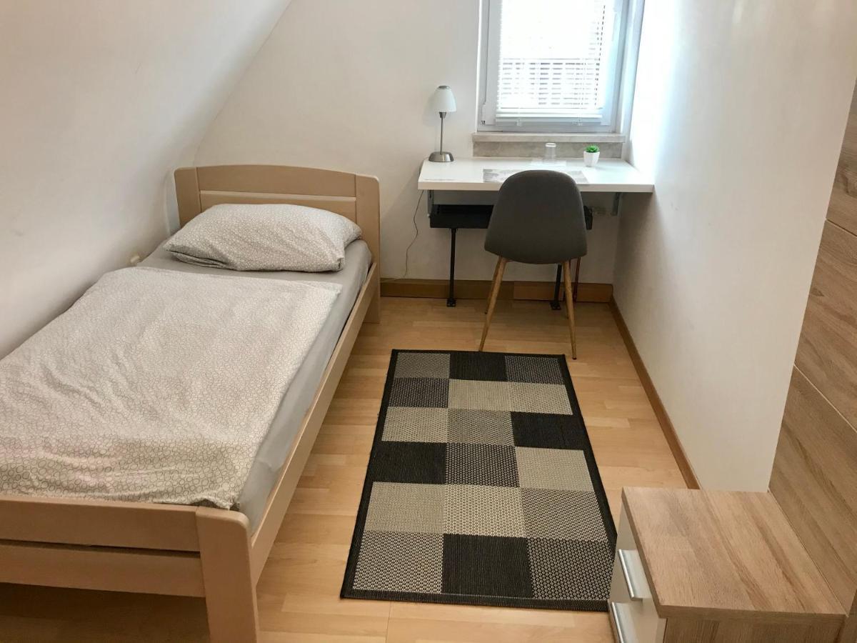 Juna Karlsruhe Extérieur photo