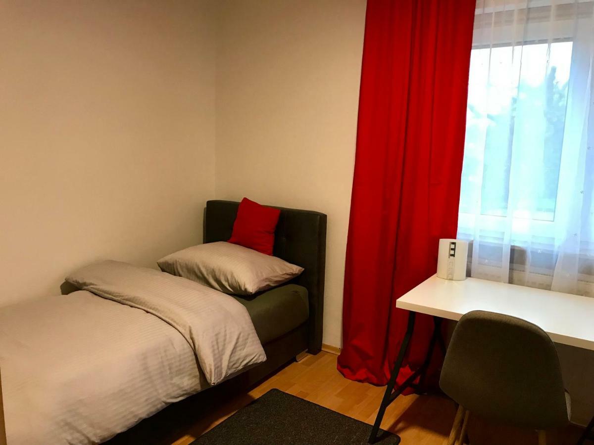 Juna Karlsruhe Extérieur photo