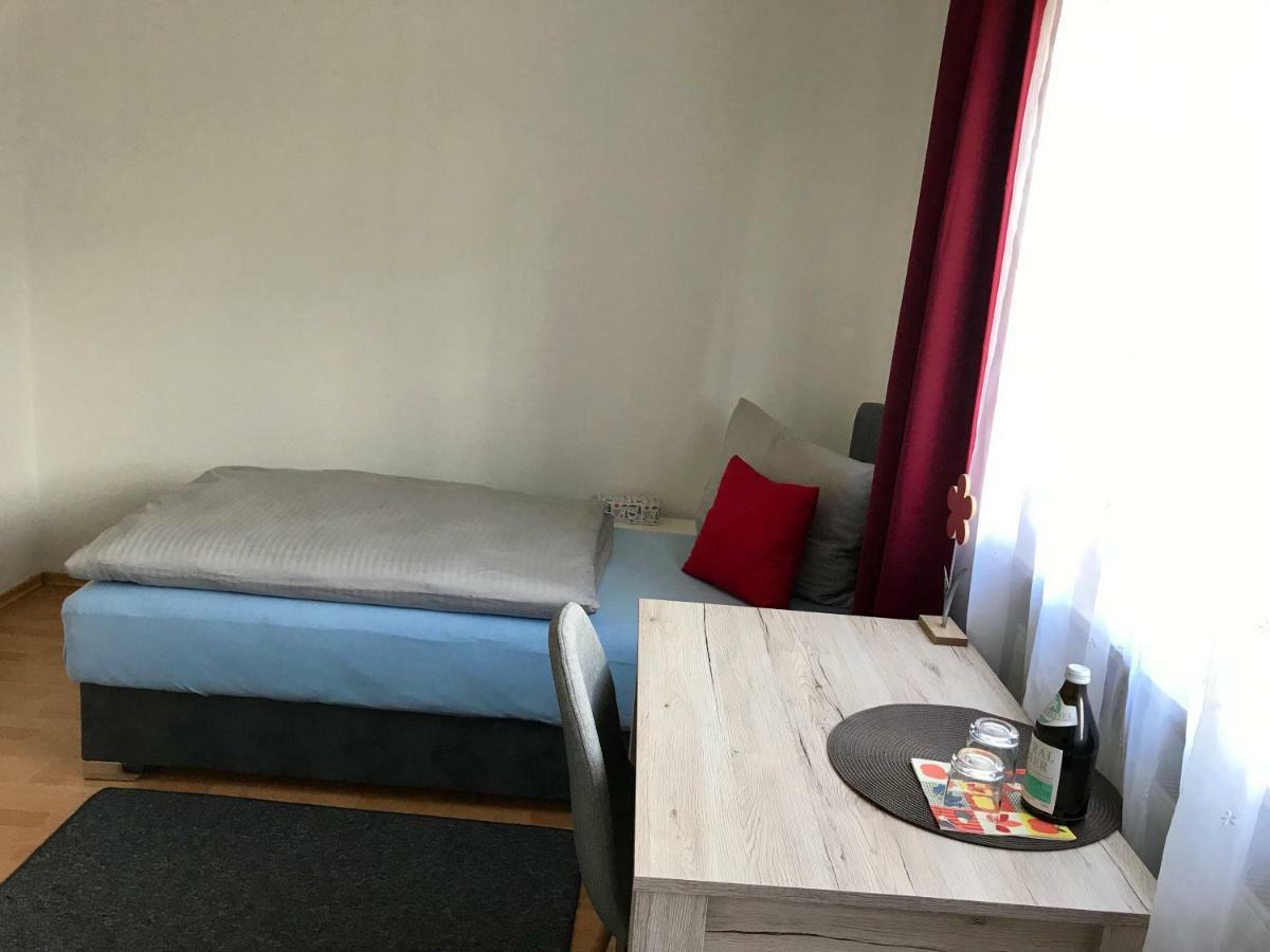Juna Karlsruhe Extérieur photo