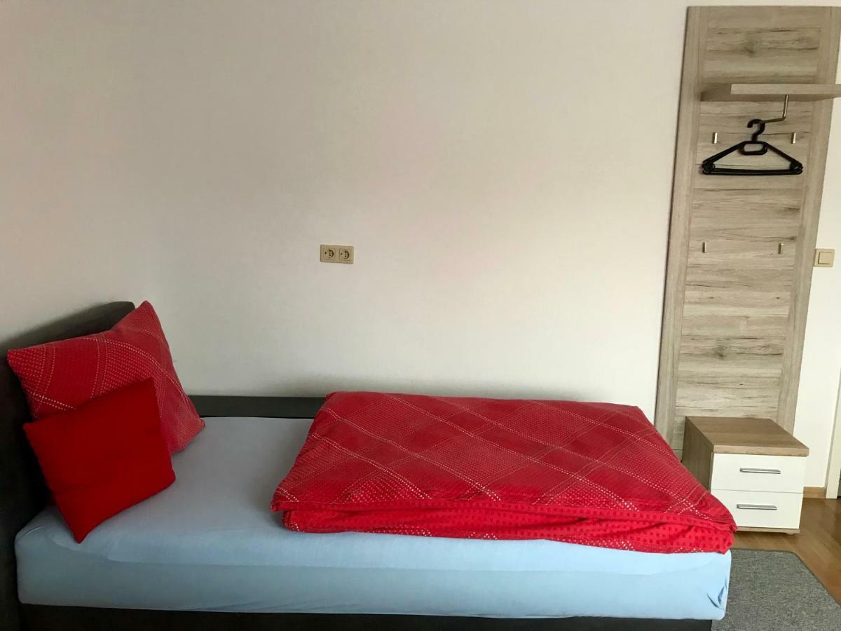 Juna Karlsruhe Extérieur photo