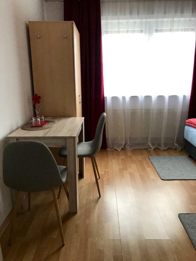 Juna Karlsruhe Extérieur photo